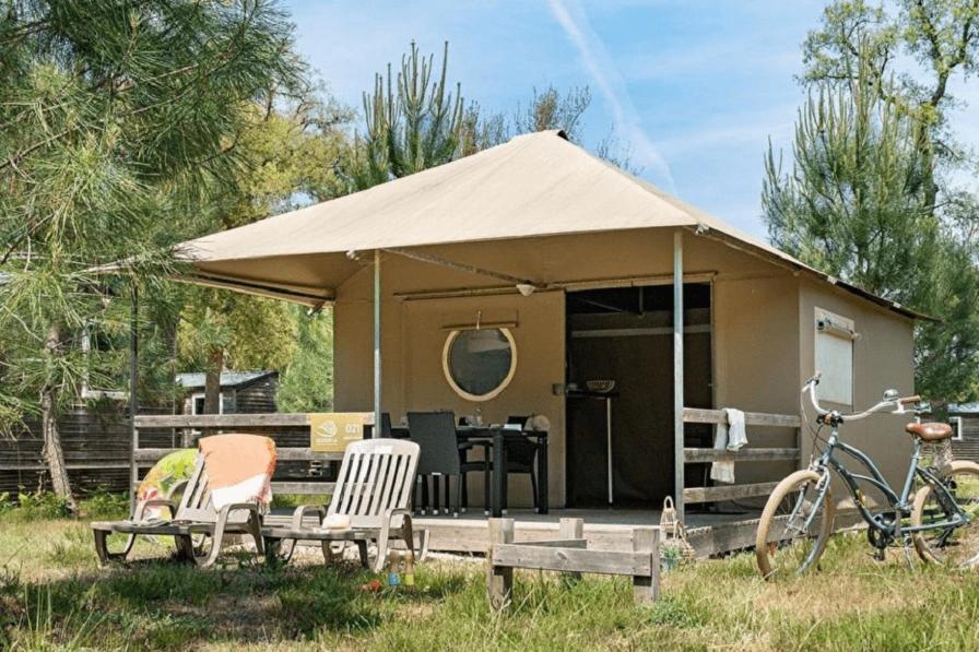 Hebergements Camping "Les Pieds Dans L'Eau" كروزون المظهر الخارجي الصورة