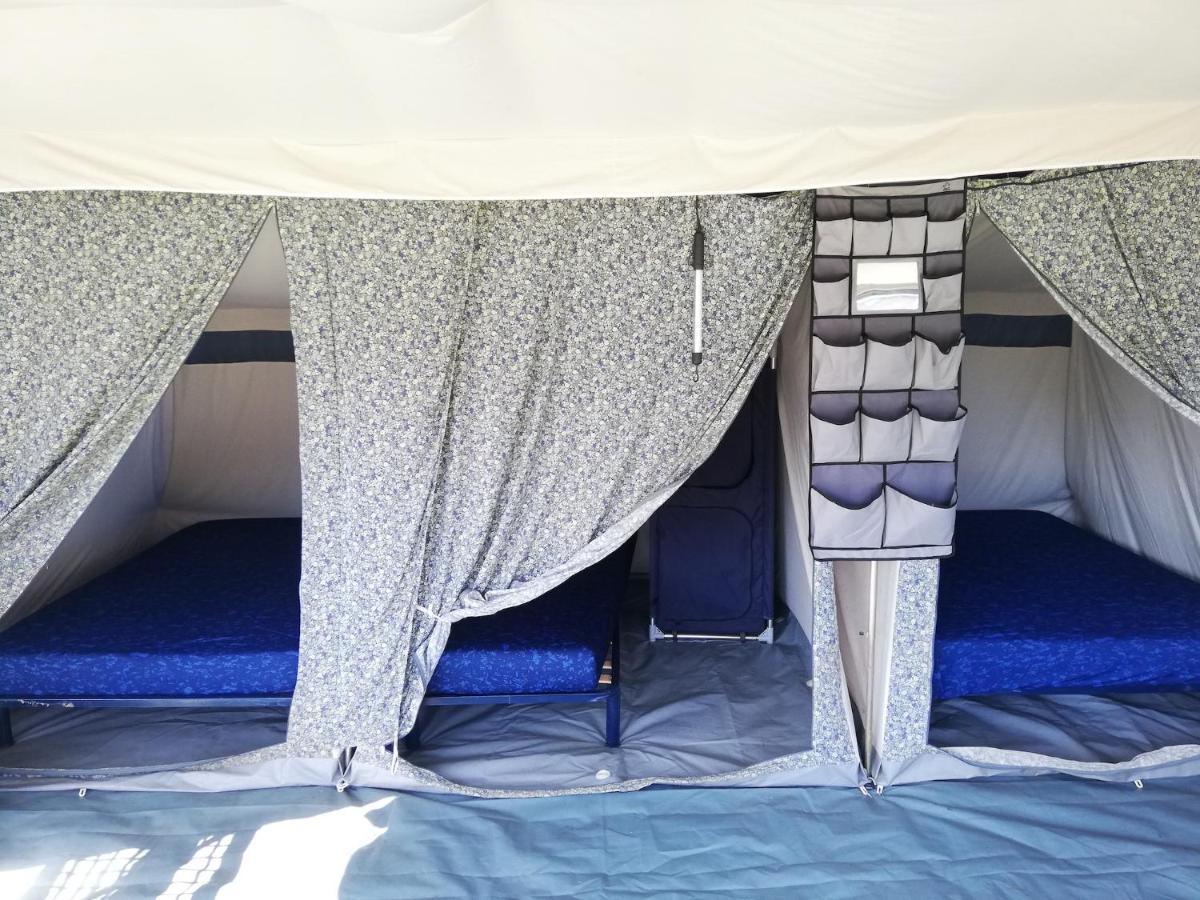 Hebergements Camping "Les Pieds Dans L'Eau" كروزون المظهر الخارجي الصورة