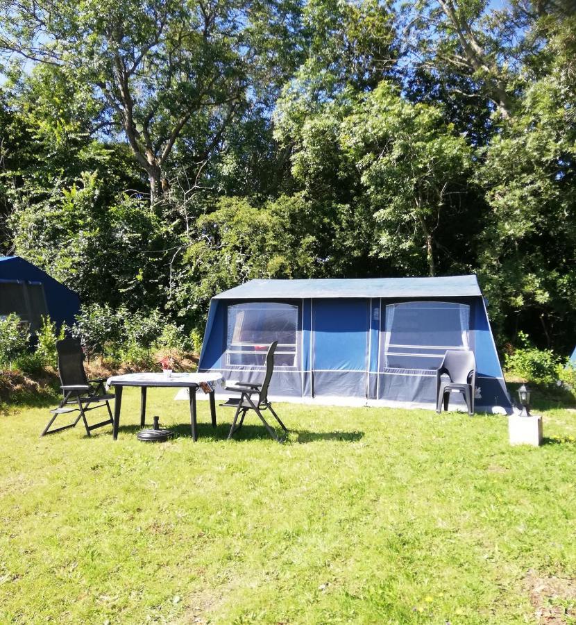 Hebergements Camping "Les Pieds Dans L'Eau" كروزون المظهر الخارجي الصورة
