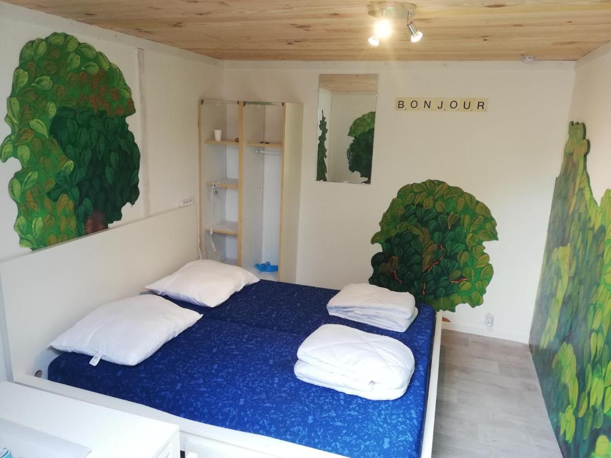 Hebergements Camping "Les Pieds Dans L'Eau" كروزون المظهر الخارجي الصورة